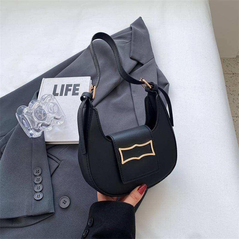 Fashionable Saddle Shoulder Bag Vintage Armpit Bag Versatile Broadband Portable Crescent Bag Metal Trim Large Capacity