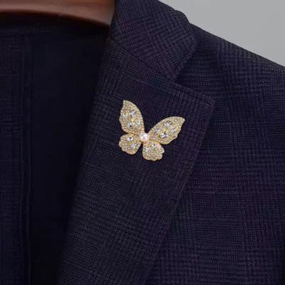 Damenbrosche Dreidimensionales Schmetterlingsdesign Anstecknadel mit Imitationsperlen Strasssteinen Anzüge Mäntel Pullover Abzeichen Formelle Anlässe Dekorative