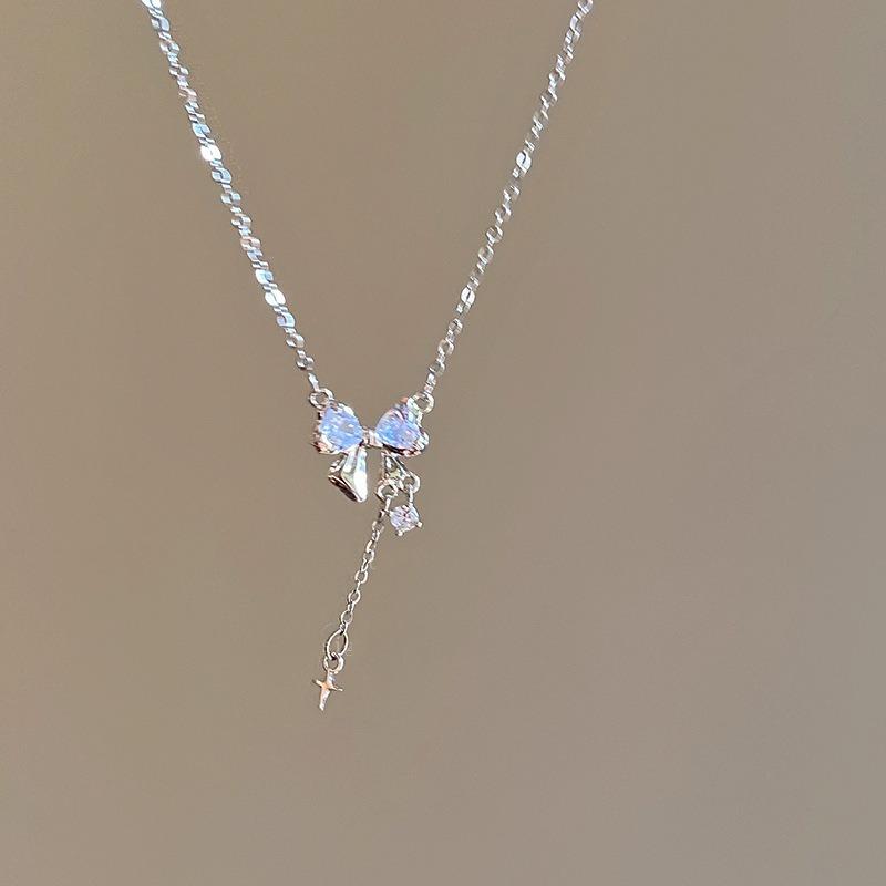 Wind Pearl Necklace Women's Versatile Niche Design High-end Sense Collarbone Chain Love Pendant Jewelry