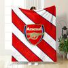 Raudonos ir baltos įstrižos juostos su mėlynais kraštais ir centriniu „Arsenal“ logotipu. visiems metų laikams skirta pietų pertraukos užtiesalo dovana