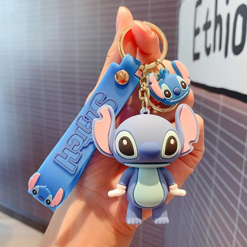 Porte-clés Poupée Stitch Dessin Animé Pendentif Sac d'École Mignon Couples Homme et Femme Porte-clés de Voiture Pendentif Créatif