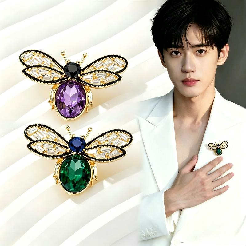 Bee Rhinestone Brooch for Vintage Style Lovers Shiny Crystal Insect Lapel Badge for Outfit Decor Gift