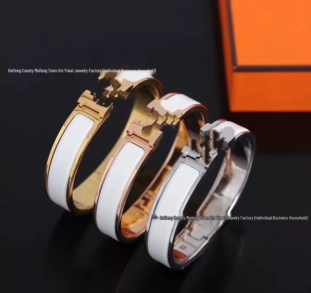 

Високоякісний золотий браслет-манжета з літерою H - Унісекс Браслет у стилі селебріті Gold Size 19 білий