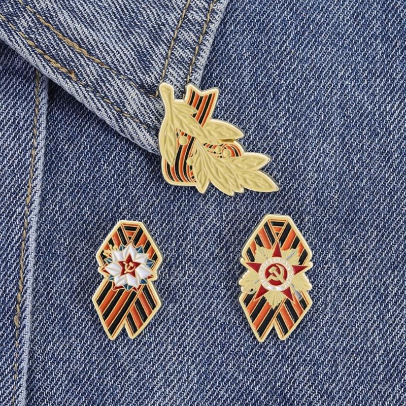 Russian War Memorial Alloy Ribbon Brooch Easy Clip On Fastening Badge For History Enthusiasts And Cultural Displays