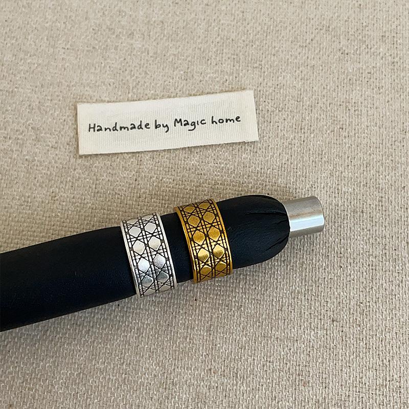 Retro And Old Rhombus Pattern Plaid Wide-Sided Ring For Women, Niche Design Sense, Unique Personality, Exquisite Versatile Ring Ring.