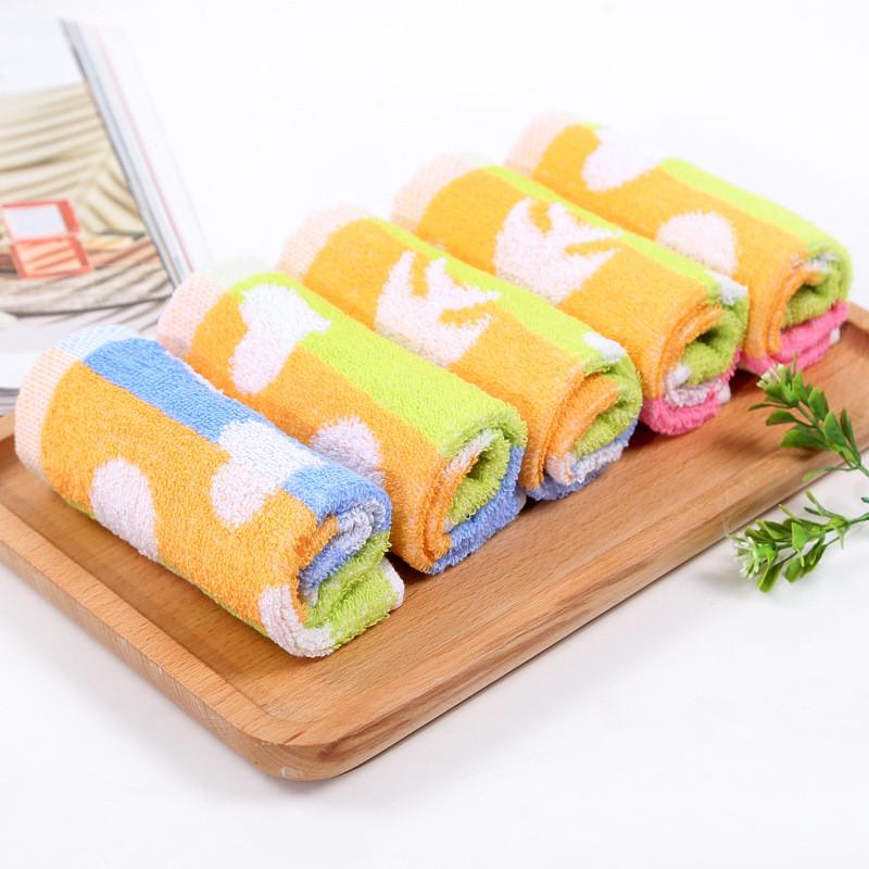 1 Stück 25x25cm Quadratisches Handtuch Baumwolle Cartoon Fisch Herz Jacquard Badezimmer Kinder Kinder Gesichtstuch