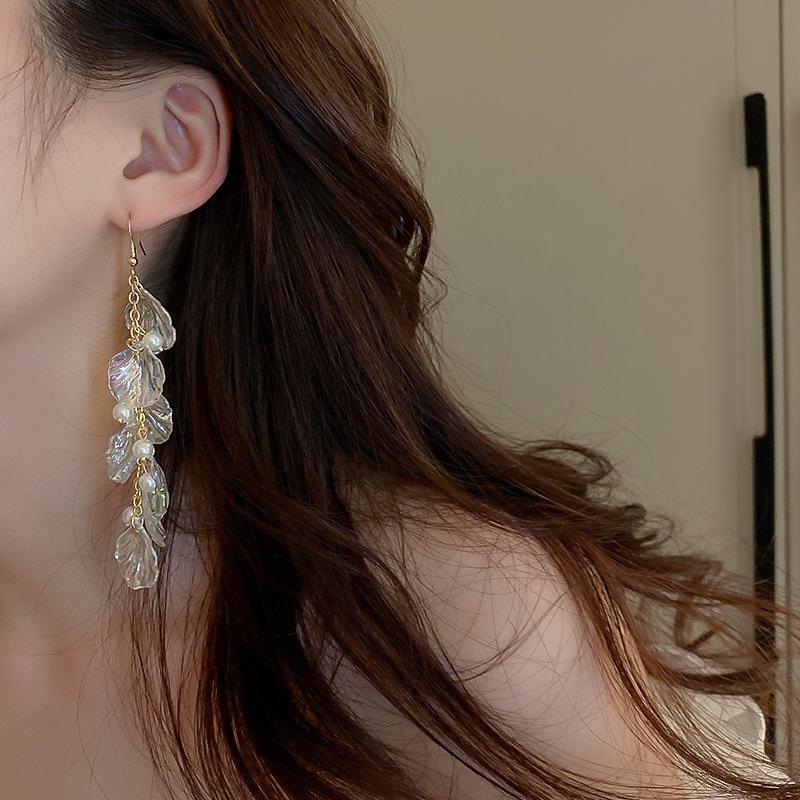 Retro Elegant Acrylic Flower Tassel Earrings - European & American Fashion Niche for Women