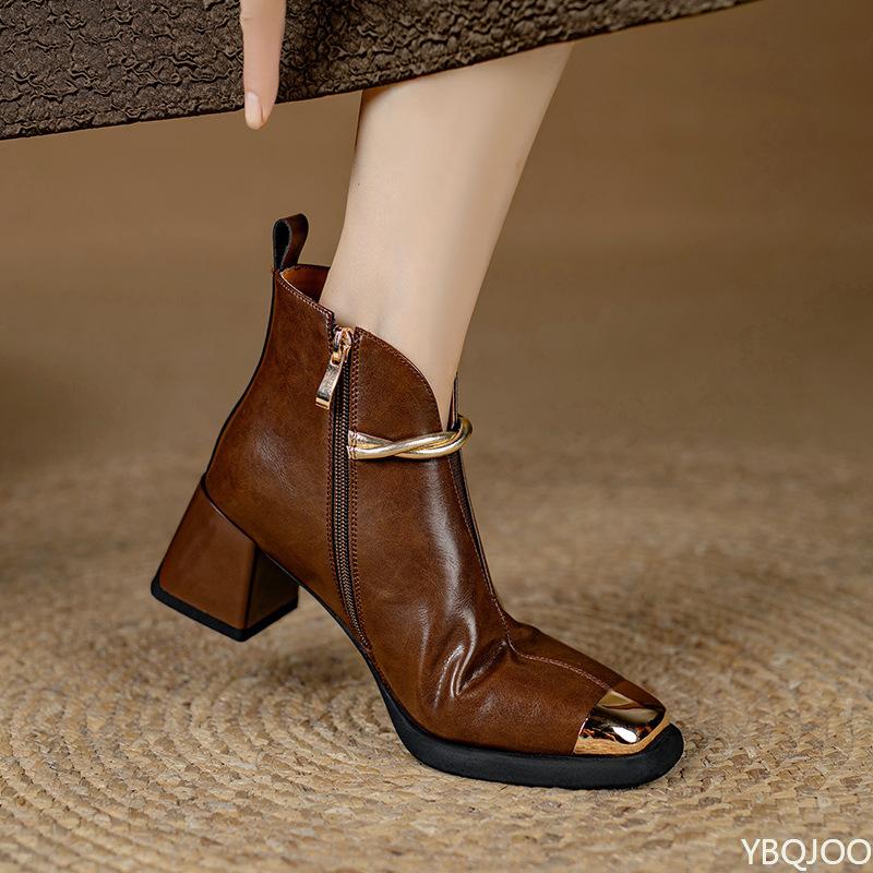 Damen Herbst neue quadratische Zehen dicke Absatzstiefel sind modische einfache bequeme vielseitige Damen Kurzstiefel