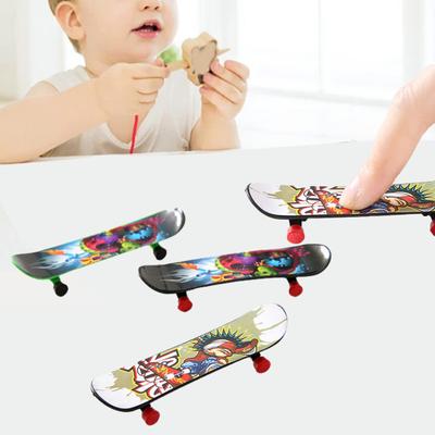 Schönes kreatives lustiges Spielzeug Finger Skateboard Mini Skateboards Modell Kinder Weihnachtsgeschenk