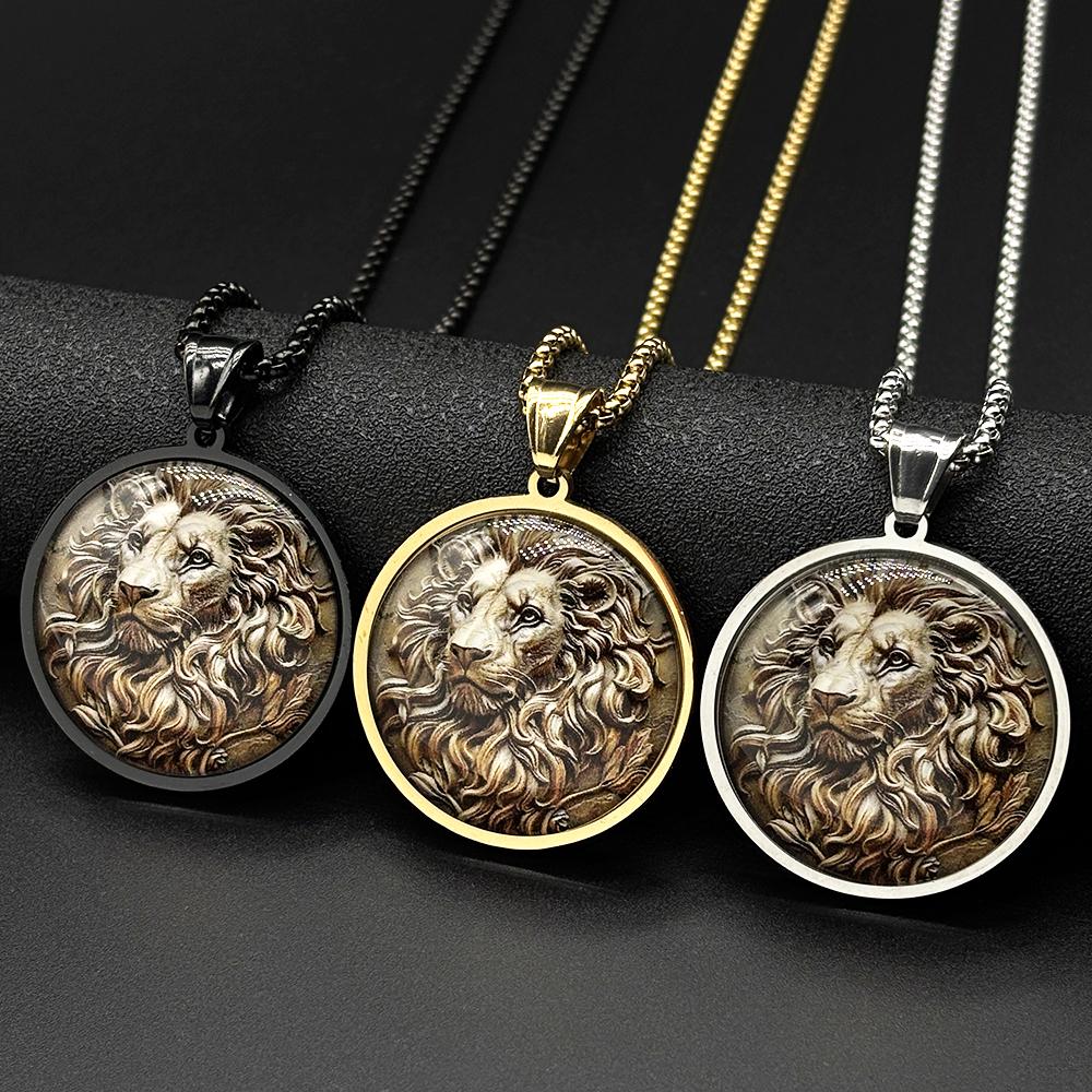 Vintage Lion King Head Glass Round Medal Pendant Necklace for Women Men Gold Plated Stainless Steel Animal Lover Chain Jewelry