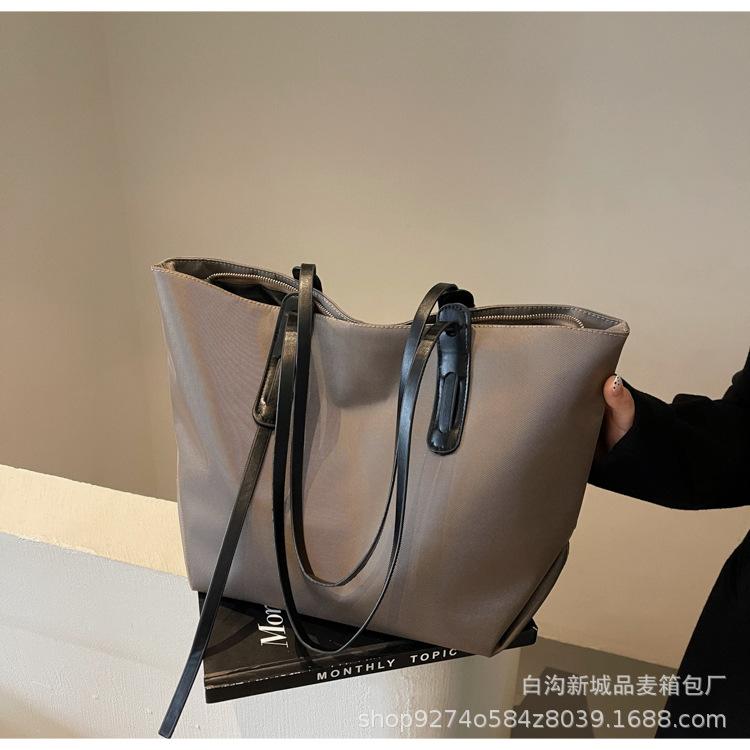 Textured Bag Women's 2025 Large-capacity Simple Commuter Messenger Tote Bag, College Student Class Shoulder Bag