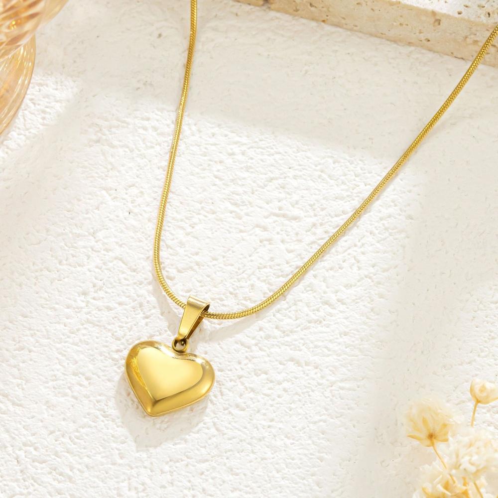 Stainless Steel Love Heart Pendant Necklace For Women Fashion Ladies Gold Color Clavicle Chain High Quality Jewelry Gifts New In