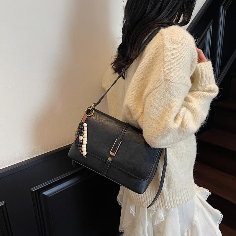 

Retro work commuter bag women s large capacity 2025 new autumn casual versatile shoulder messenger bag small square bag no pendant