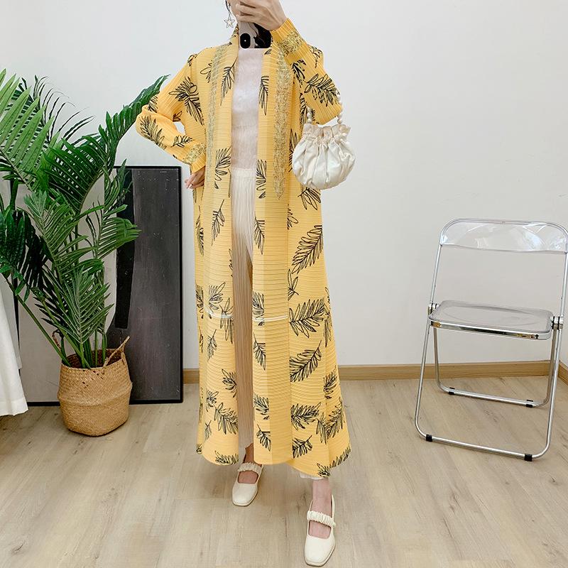 

Женский плиссированный свободный длинный халат - Весенняя коллекция 2024 года, Элегантный кардиган в стиле Дубай, Длинное пальто для дома One Size жёлтый