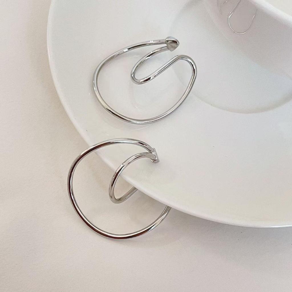 Exclusivo Ear Cuff de Camada Dupla Brilhante com Diamantes de Alto Padrão: Design Versátil e Indolor
