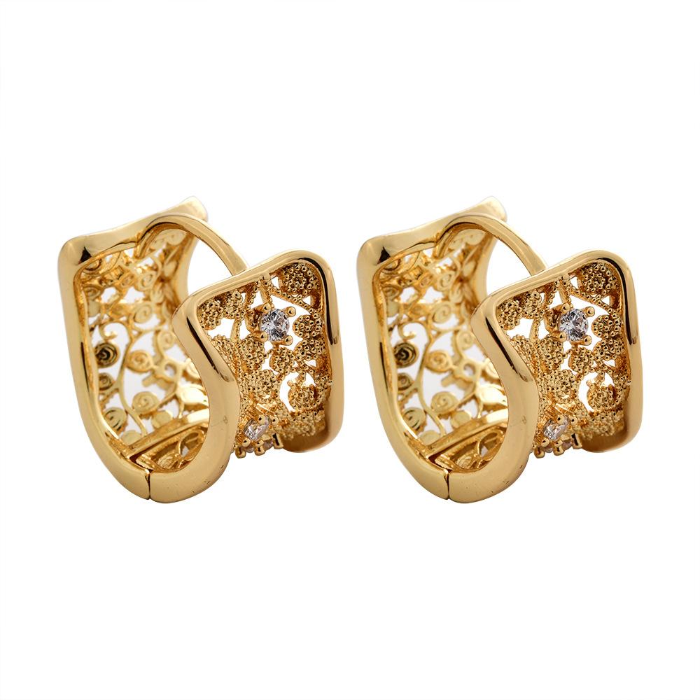 European Vintage Hollow Filigree Hoop Earrings Gold Plated Zircon Wide Ear Buckles for Women