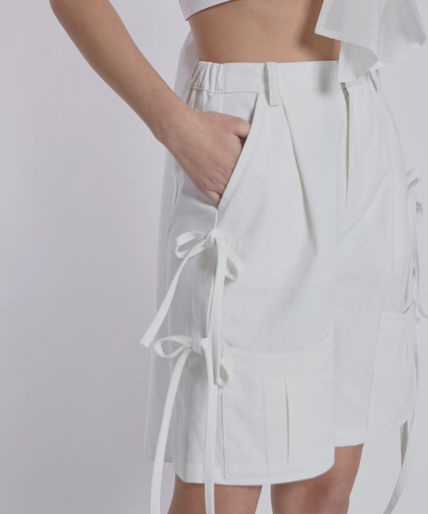 JINJUSE Strap Pocket Bermuda Pants[White]
