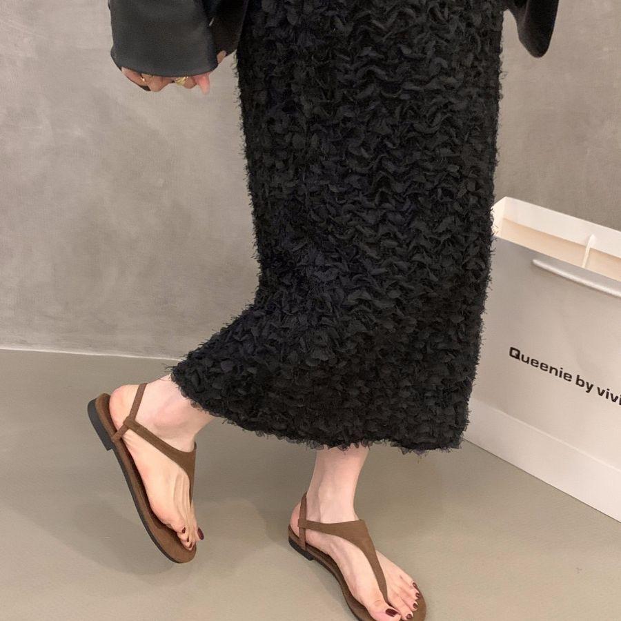 Flat-bottomed retro vacation wind pinch sandals fairy shoes 2025 new summer black versatile beach Roman shoes