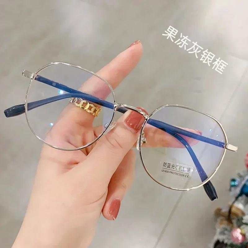 Retro Anti-Blue Light Glasses Round Metal Frame Reading Computer Eyeglasses Women Simple High-Definition Myopia Optical Eyewear