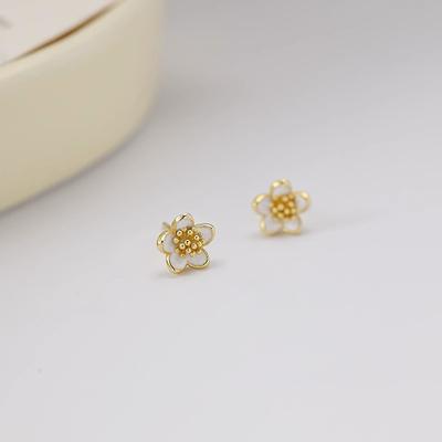 Small Fresh Flower Stud Earrings Women's Simple Niche Exquisite Girl Style Earrings Small Flower Earrings