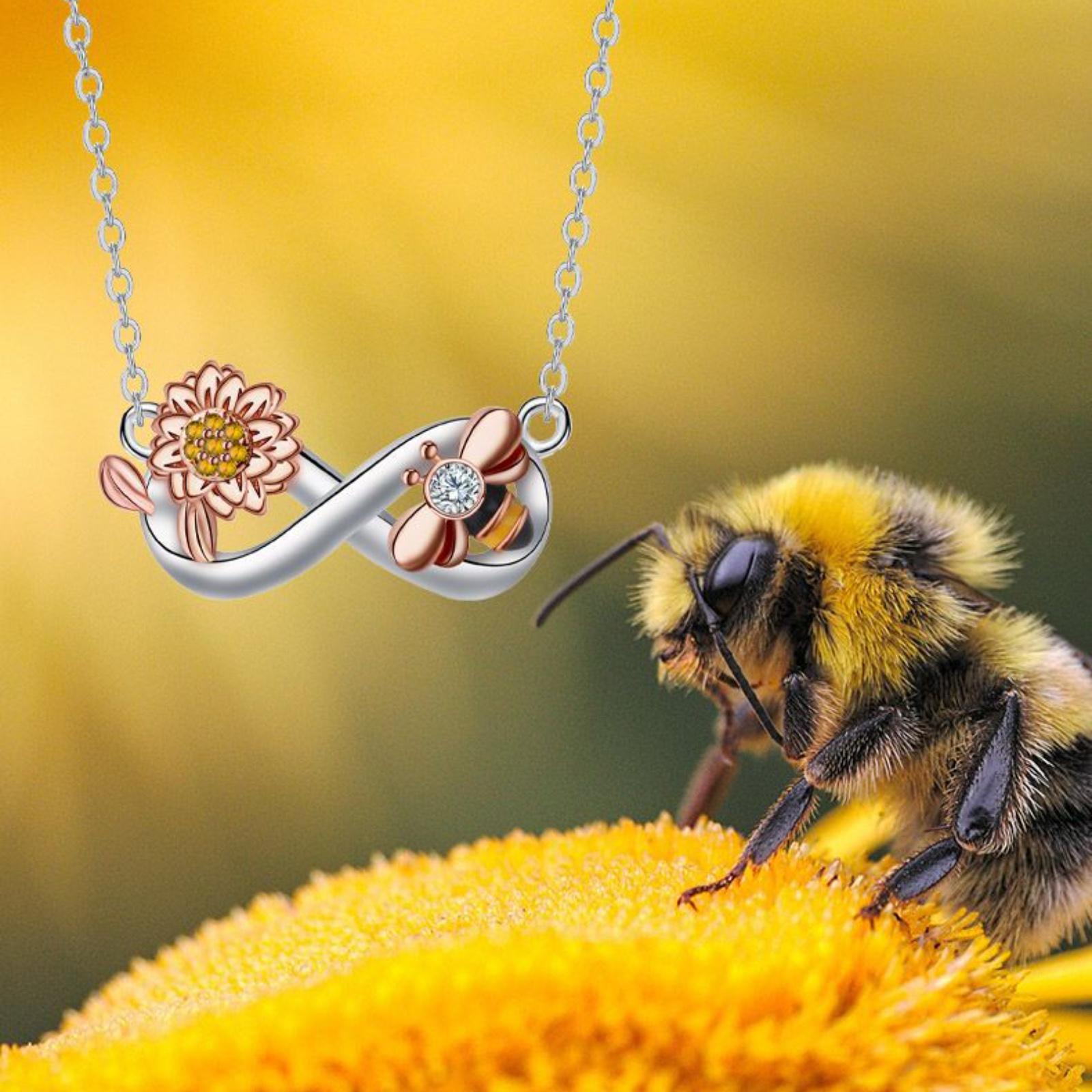 

Fashionable, Unique, Understated Luxury, , And High-end Jewelry, A Perfect Gift For A Friend. One Size