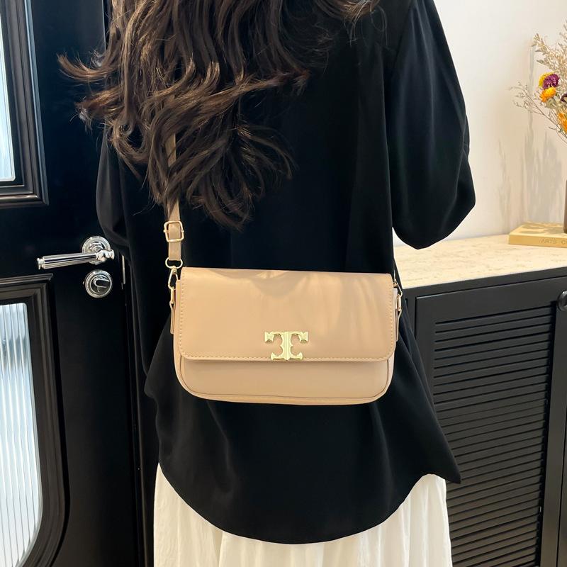 French niche bag women's 2025 autumn and winter new trendy fashion temperament shoulder small square bag retro simple messenger bag