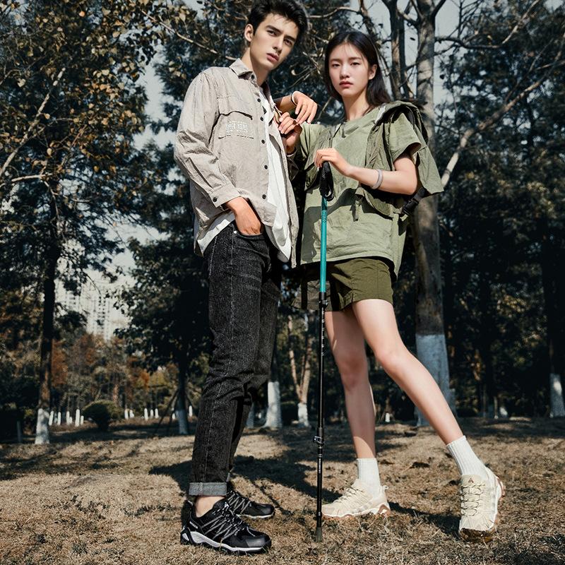 Spring and Summer New Leather Outdoor Shoes Men's Mesh Breathable Couple Mountaineering Hiking Shoes Low-top Mountaineering Shoes Women's Shoes