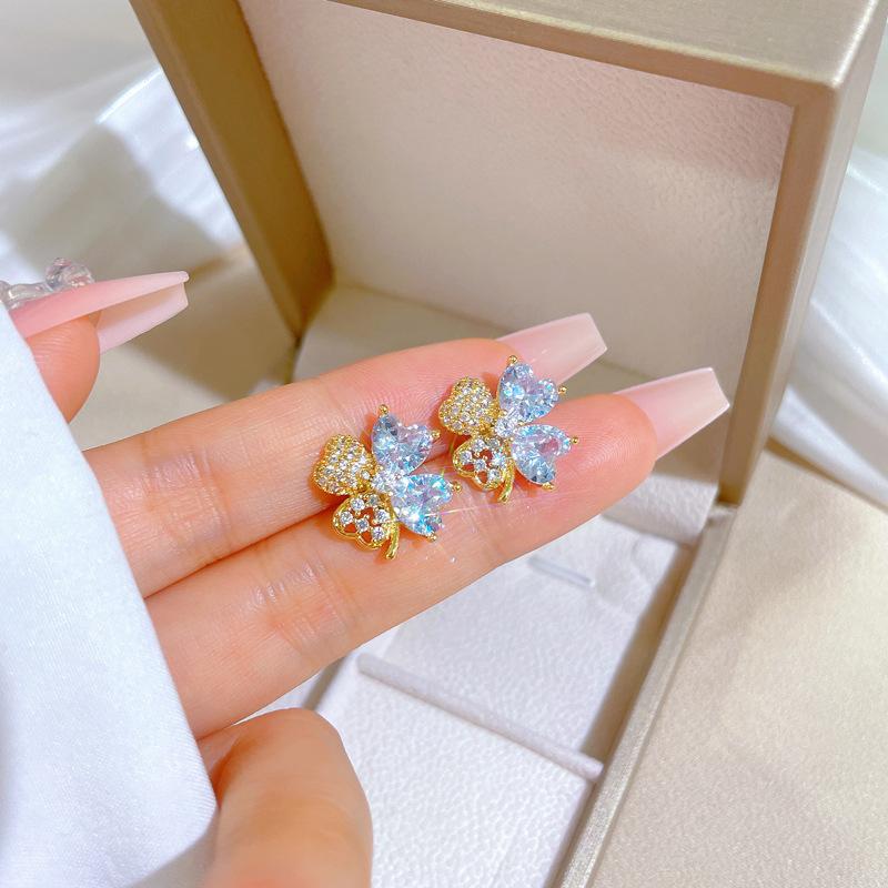 Four-Leaf Full Diamond Necklace Earrings Set Light Luxury Micro-Inlaid Personalized Temperament Banquet Earrings Necklace Combination