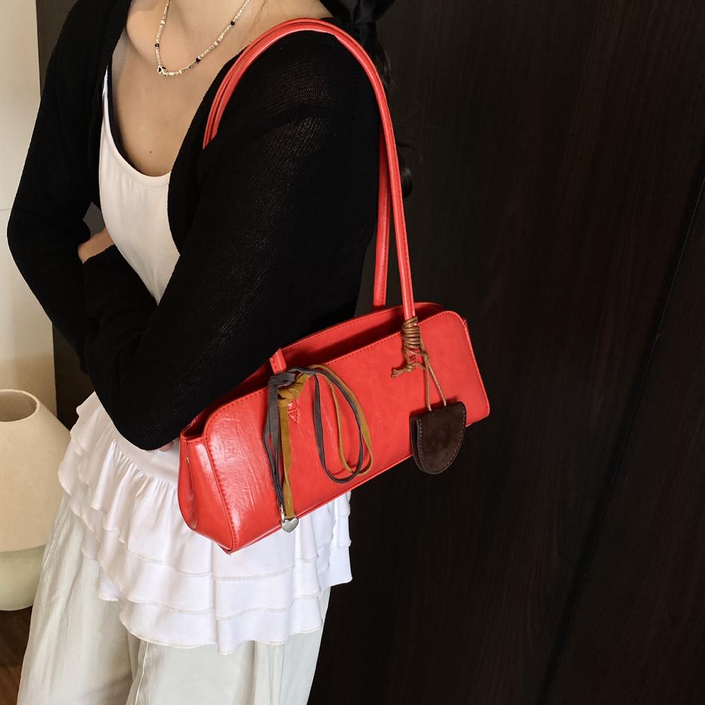 Large-capacity retro French underarm bag women's 2025 new versatile foreign fashion shoulder bag portable tote bag