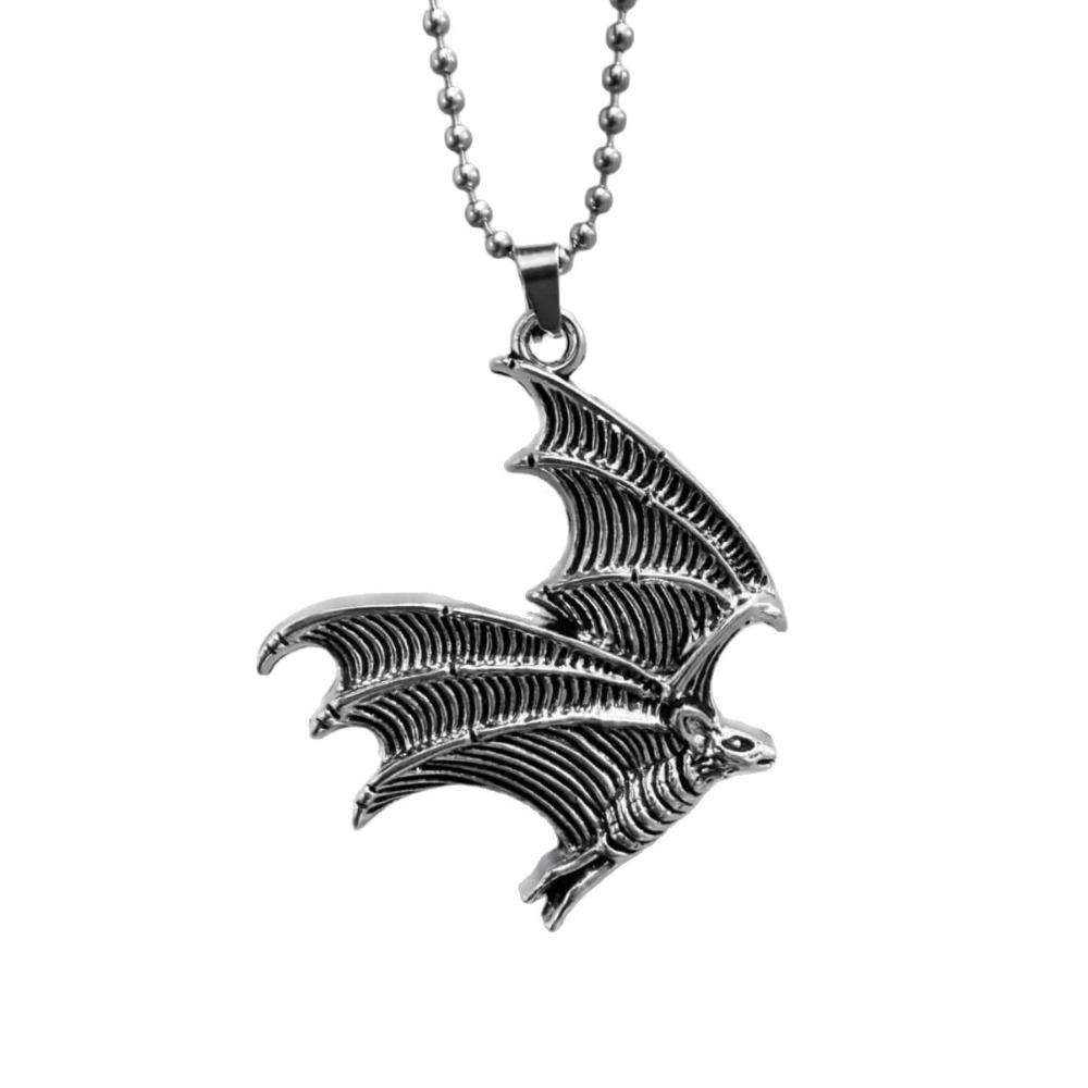 Gothic Punk Sliver Color Flying Vampire Bat Animal Pendant Bead Chain Necklace for Women Men Halloween Party Personality Jewelry