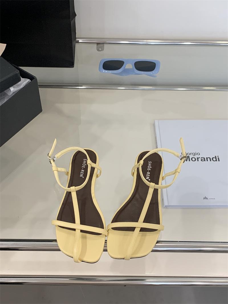 

Flat bottom thin strap toe with sandals women s 2025 spring and summer new outer wear single shoes women s beach Roman sandals 40 жёлтый