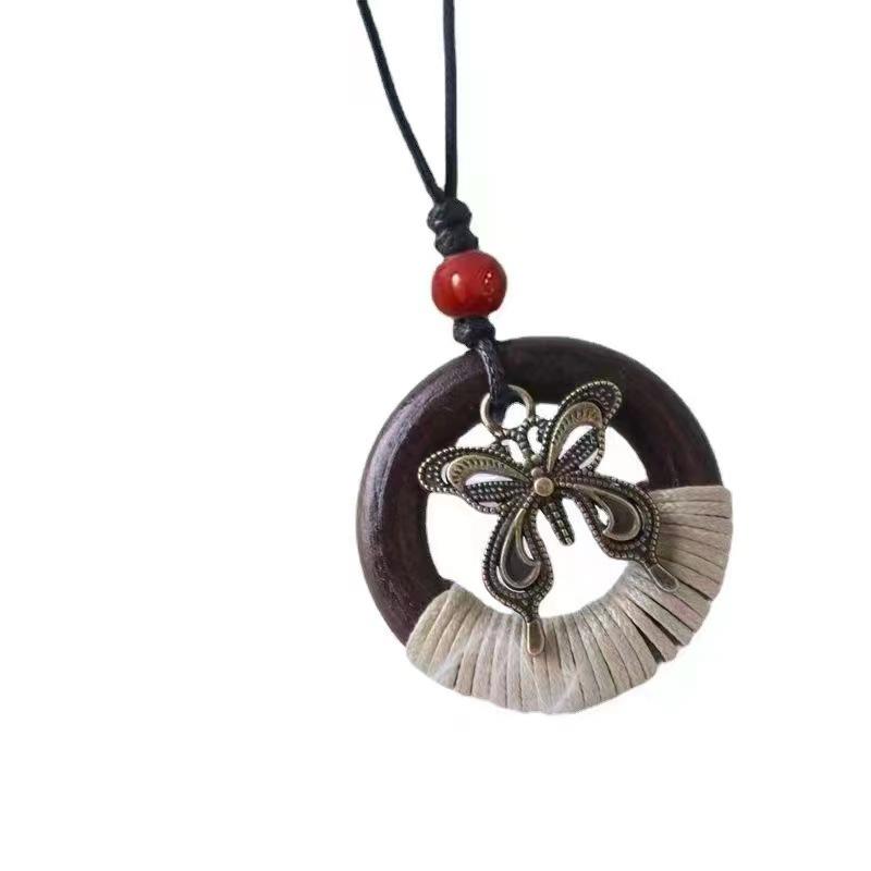 

New Chinese-style retro ethnic style butterfly necklace women s year new popular collarbone chain niche design personality