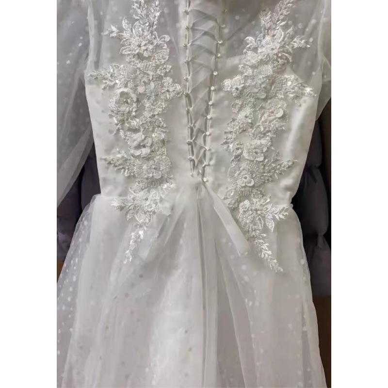 שמלת כלה מסאטן עם שרוכים, פפיון וסרט לשיער, עמידה ורב-תכליתית לכלה