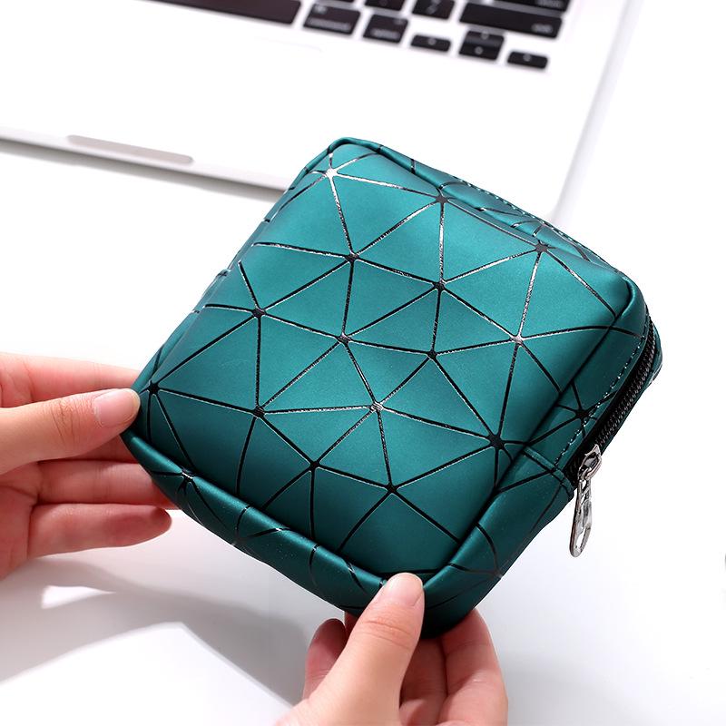 

Compact Menstrual Pad & Tampon Storage Bag - Portable, Large Capacity, Ideal for On-the-Go зелений