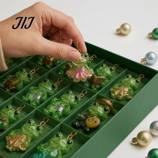 Frog Shaped Keychains Advent Calendar, 24 Day Countdown Box with Acrylic Ornament Mini Desktop Figurines Pendants, Festive Tree Hanging Decor,