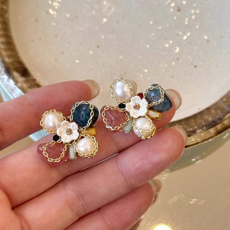 Korean Retro Crystal Earrings: High-End, Color-Matched Design for Women