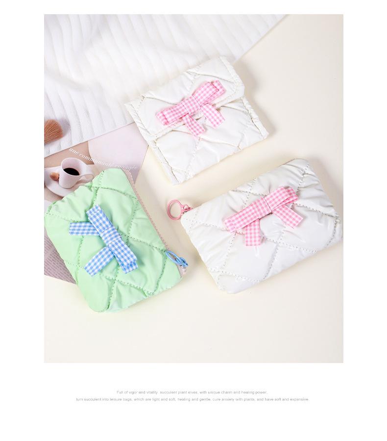 Compact Waterproof Makeup Bag - Stylish Coin & Earphone Pouch for Women