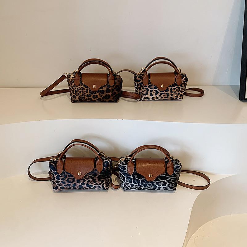 Trendy Plush Leopard Print Handbag For Women Stylish Mini Square Bag With Cozy Design