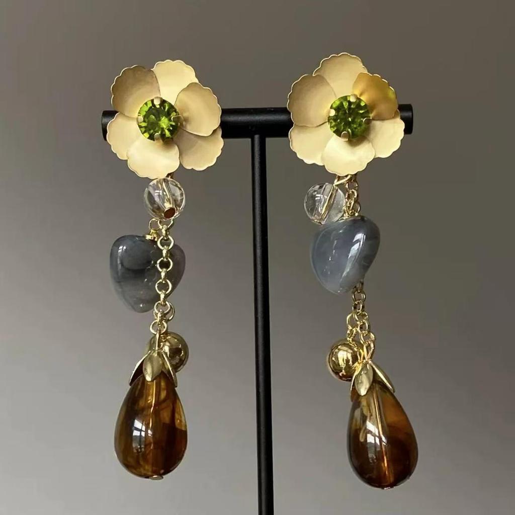 Vintage Ethnic Silver Needle Diamond Inlaid Round Flower Acrylic Resin Stud Earrings for Women