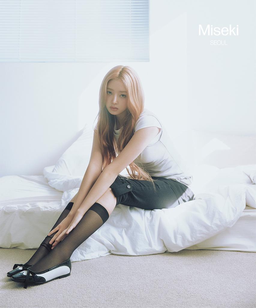 MISEKI SEOUL Rolled Button Capri Pants Black