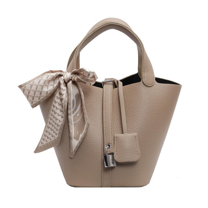 

Ретро сумка-мешок женская 2025 новая высококлассная сумка-ведро из мягкой кожи для ношения в руке сумка-корзина для овощей хаки