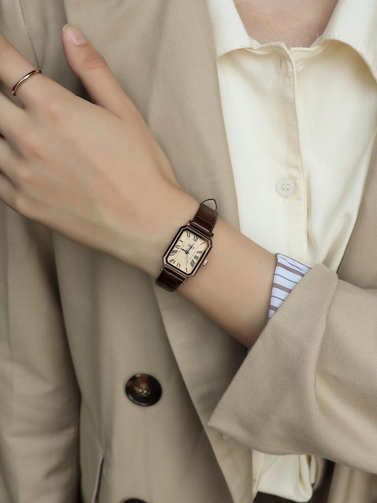Rscy Retro Women's Genuine Leather Small Square Dial Quartz Watch – Light Luxury and High-End Niche Design