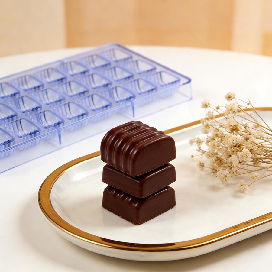 Wave Shape Plastic Chocolate Mold - 21 Cavity Clear Candy Mould for DIY Chocolate, Jelly, Bath Bombs & Valentine's Day Gifts