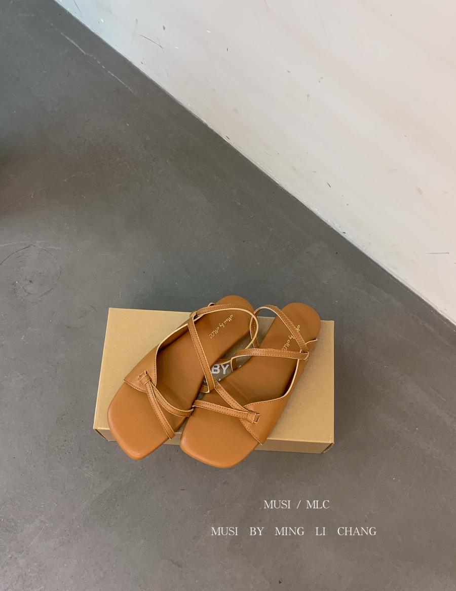 

Holiday style flat open-toed sandals women s 2025 summer new French women s shoes design sense niche Roman sandals women 39 коричневый