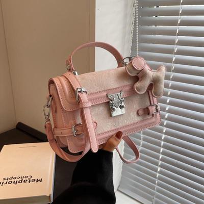 2023 Trendy Dámské Texturované Niche Kabelky: Šik letní crossbody a kabelky