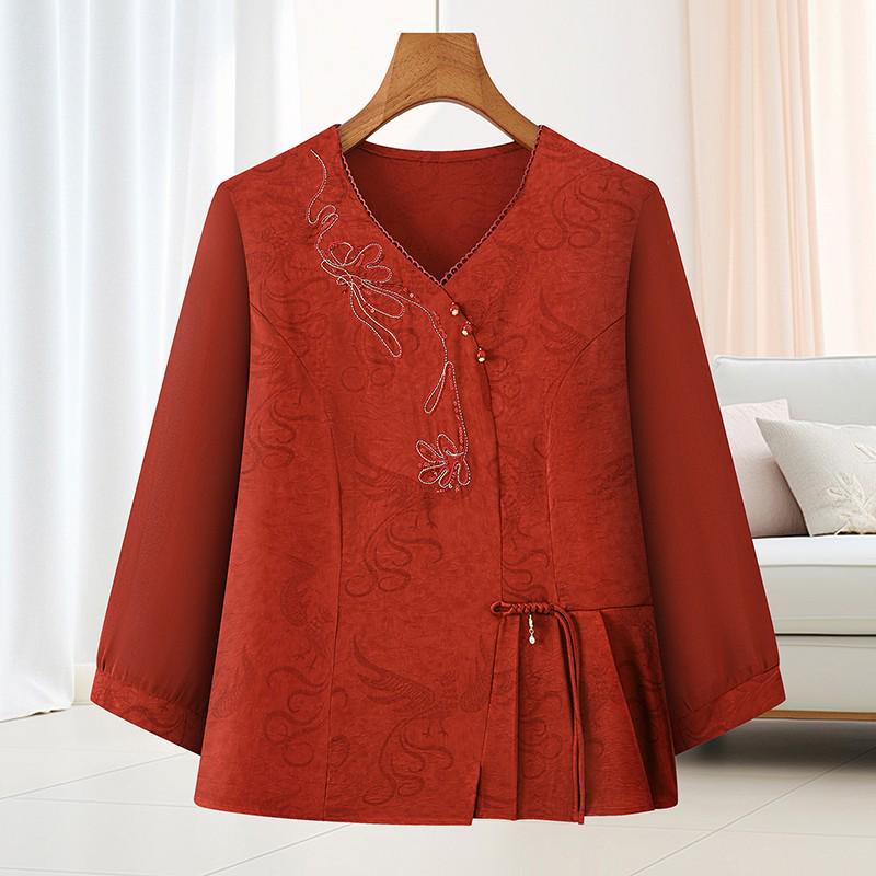 

2026 Elegant V-Neck Summer Top for Mothers: New Chinese Style, Three-Quarter Sleeves, Perfect for a Dignified Look XL (90-115 jin) красный