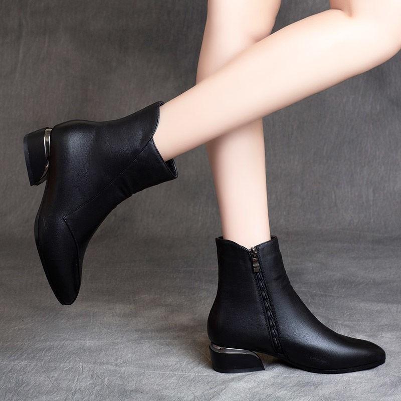 New Autumn and Winter Comfortable Leather Boots Women's Soft Leather Fashion Boots Low Heel Pointed Tip Fleece Warm Thick Heel Martin Boots Women