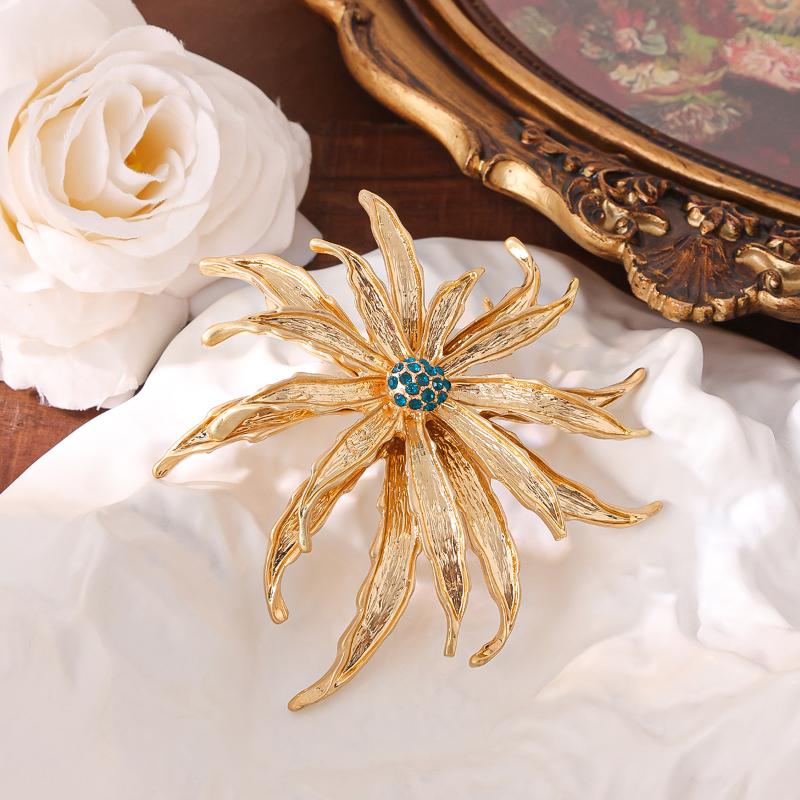1Pcs Fashion Jewelry Exquisite Flower Metal Brooch Inlaid With Rhinestone For Women's Daily Wear And Party Events Party Gift