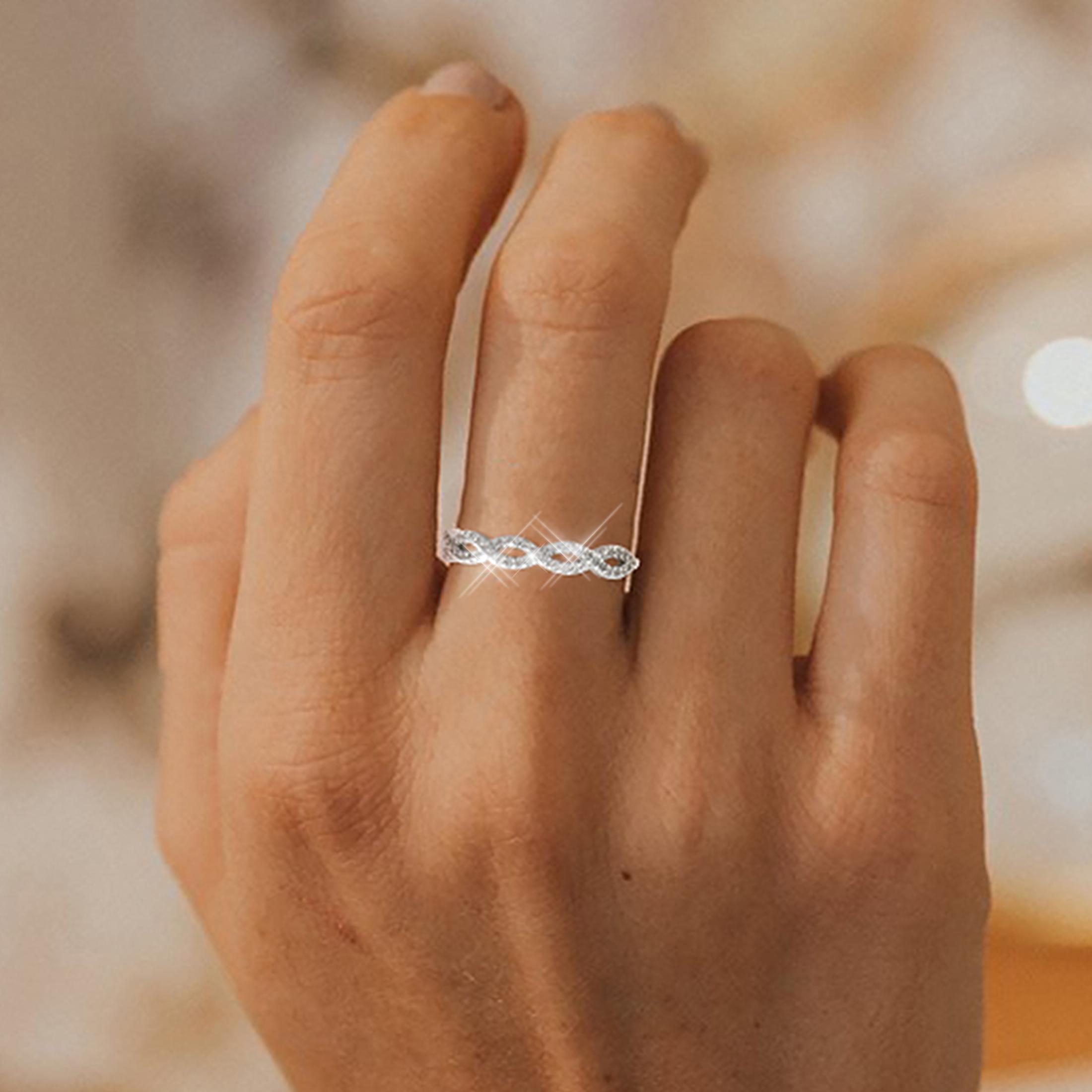 

Silvery Plated Infinity Loop Synthetic Cubic Zirconia Ring for Women Minimalist Stackable Jewelry Gift срібний