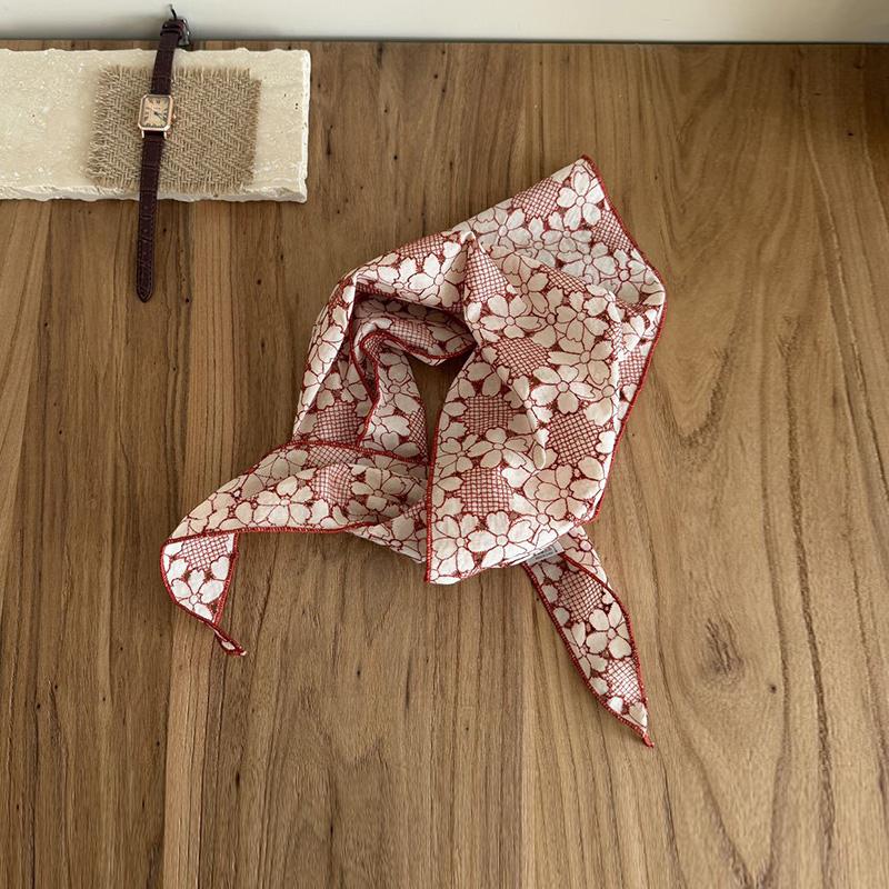 

Embroidered Pure Cotton Triangular Scarf For Spring Summer Thin Breathable Tied Headband Decorative Small Scarf Korean Style червоний